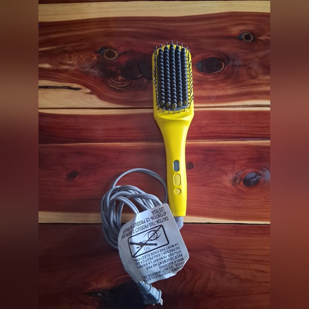 Drybar The Brush Crush Heated Straightening Brush Model 900-3605-4 Blow Dryer